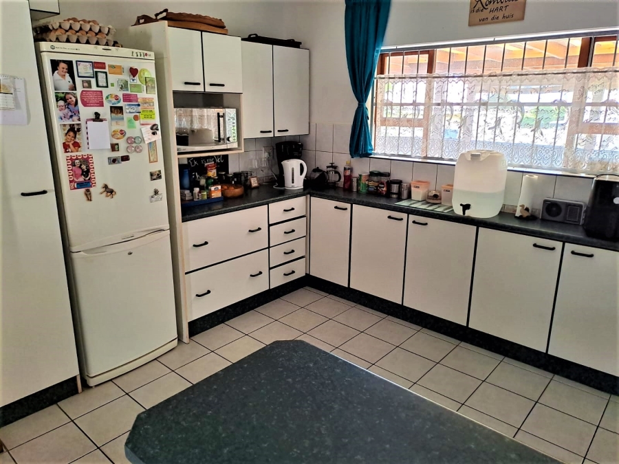 4 Bedroom Property for Sale in Wavecrest Eastern Cape